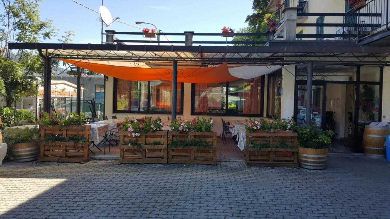 Albergo Ristorante Lavedo Лено Экстерьер фото